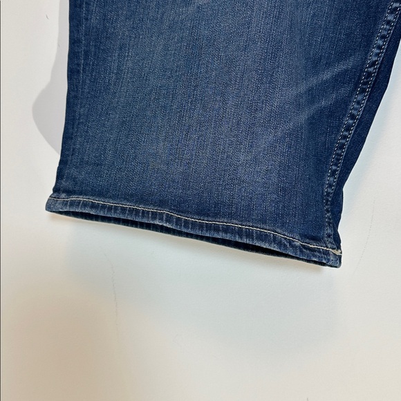 GUESS Slim-Fit Cotton Stretch Denim Blue Jean Shorts 36 waist NWT - Picture 5 of 9